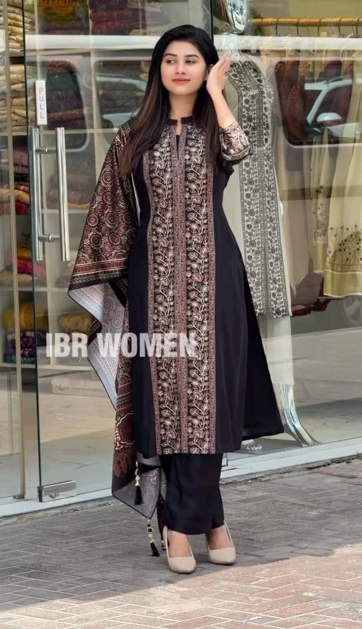 Liksha – A Signature pair with dupatta.