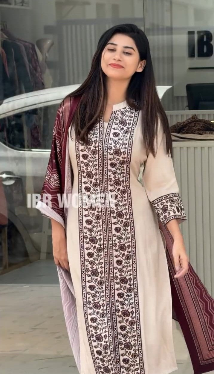 Liksha – A Signature pair with dupatta.