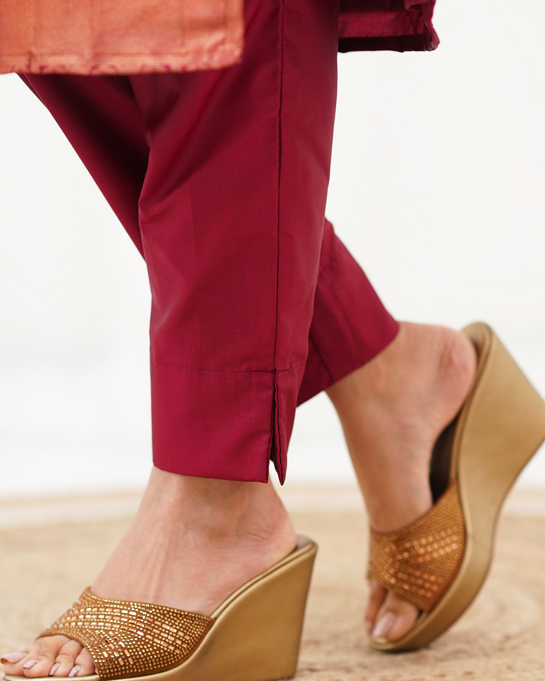 Sanvi Heavy Jequard Suit Set & Dupatta.