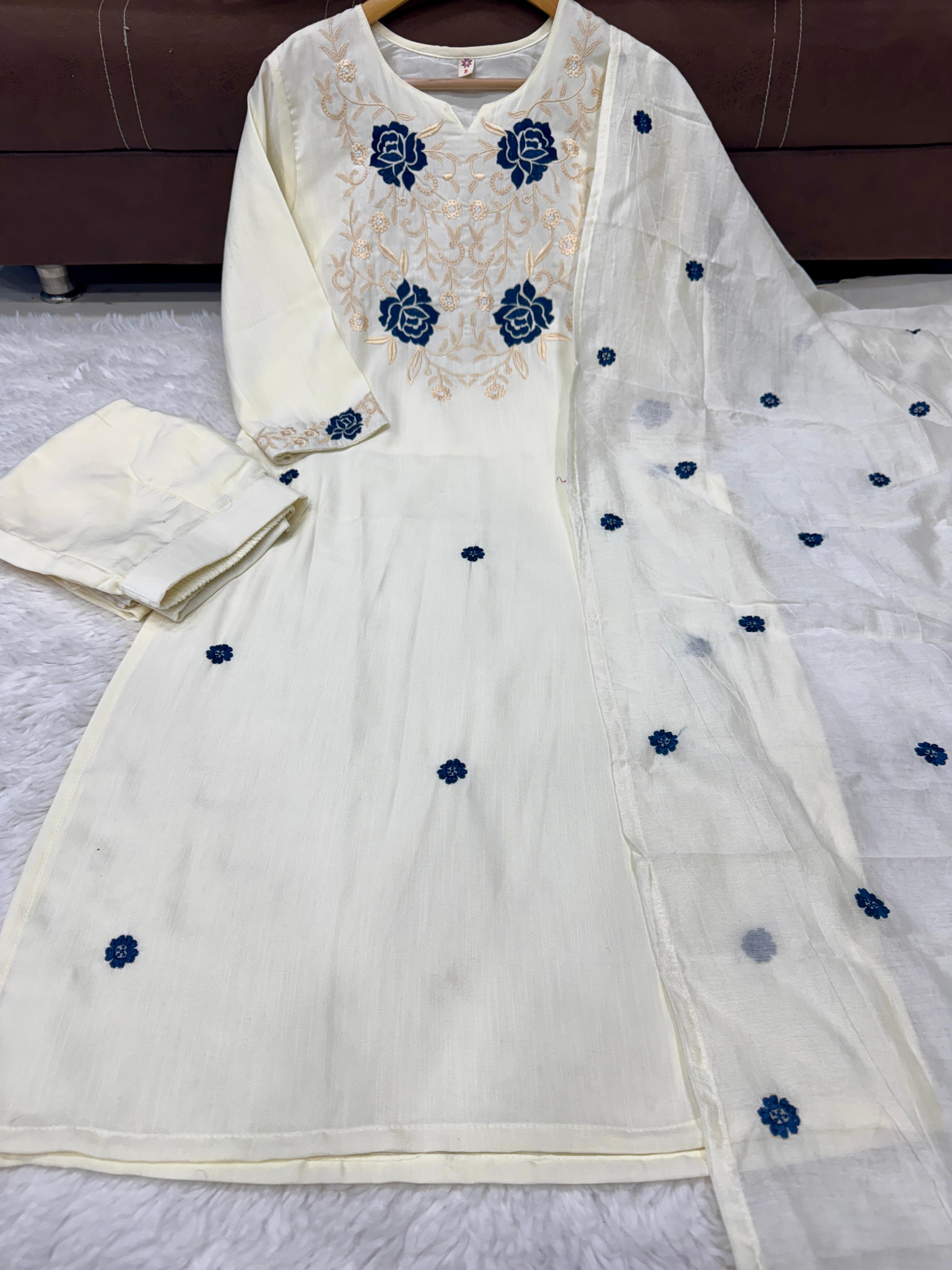 Etusha Heavy White Designer Suit Set & Dupatta.