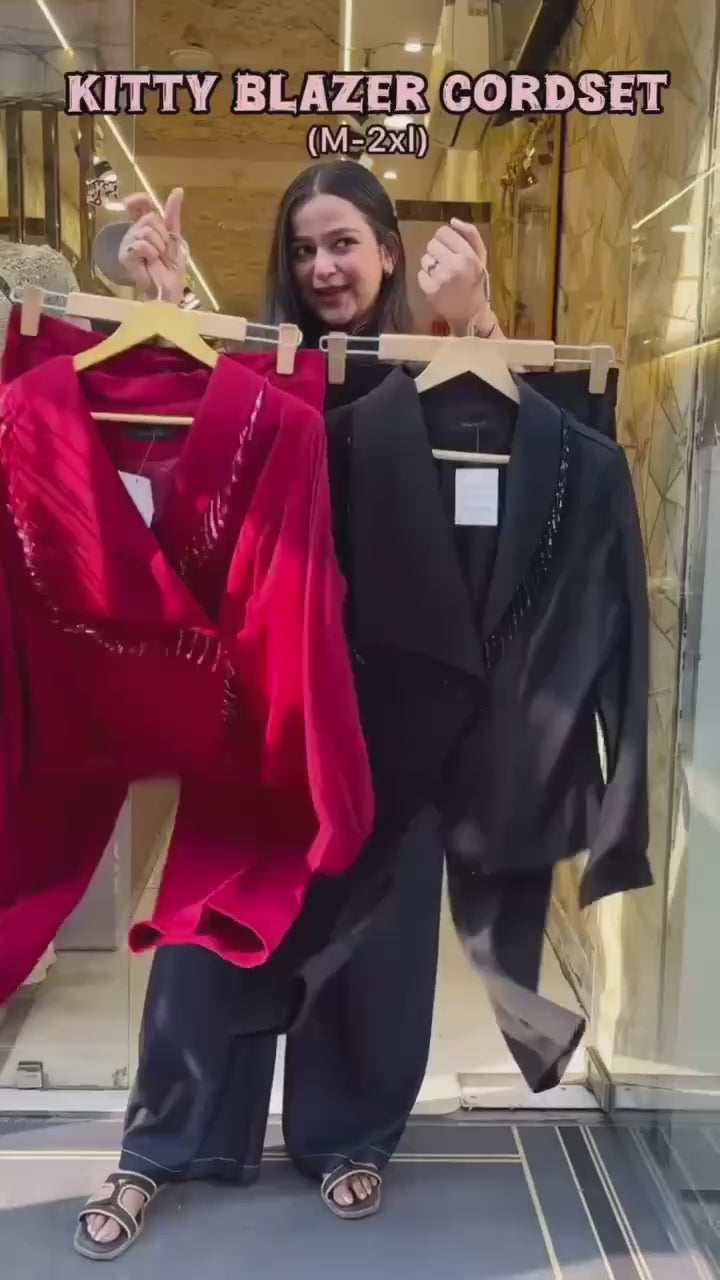 Rubina Red-Black classy kitty Blazar cordset